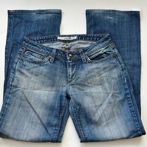 Joe’s Jeans Bootcut Medium Wash Size 28